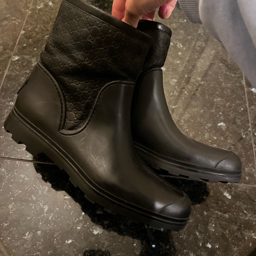 Black Gucci Microguccissima Pattern Rubber Rain Boots. Size 39 (9)
